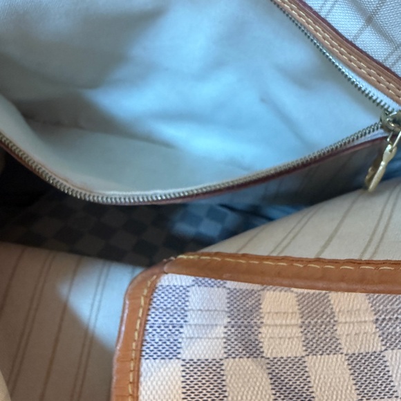 Louis Vuitton White Neverfull GM in Damier Azur - Picture 4 of 11